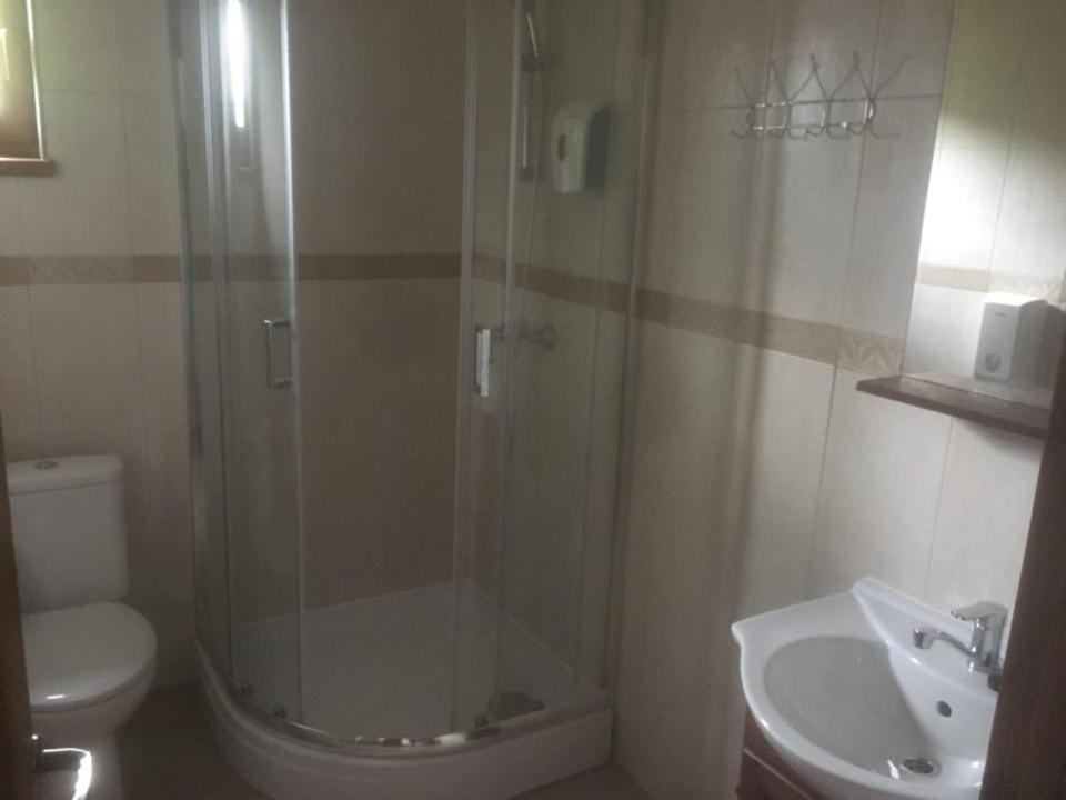 Hotel Ostrov Кэлимэнешти Экстерьер фото